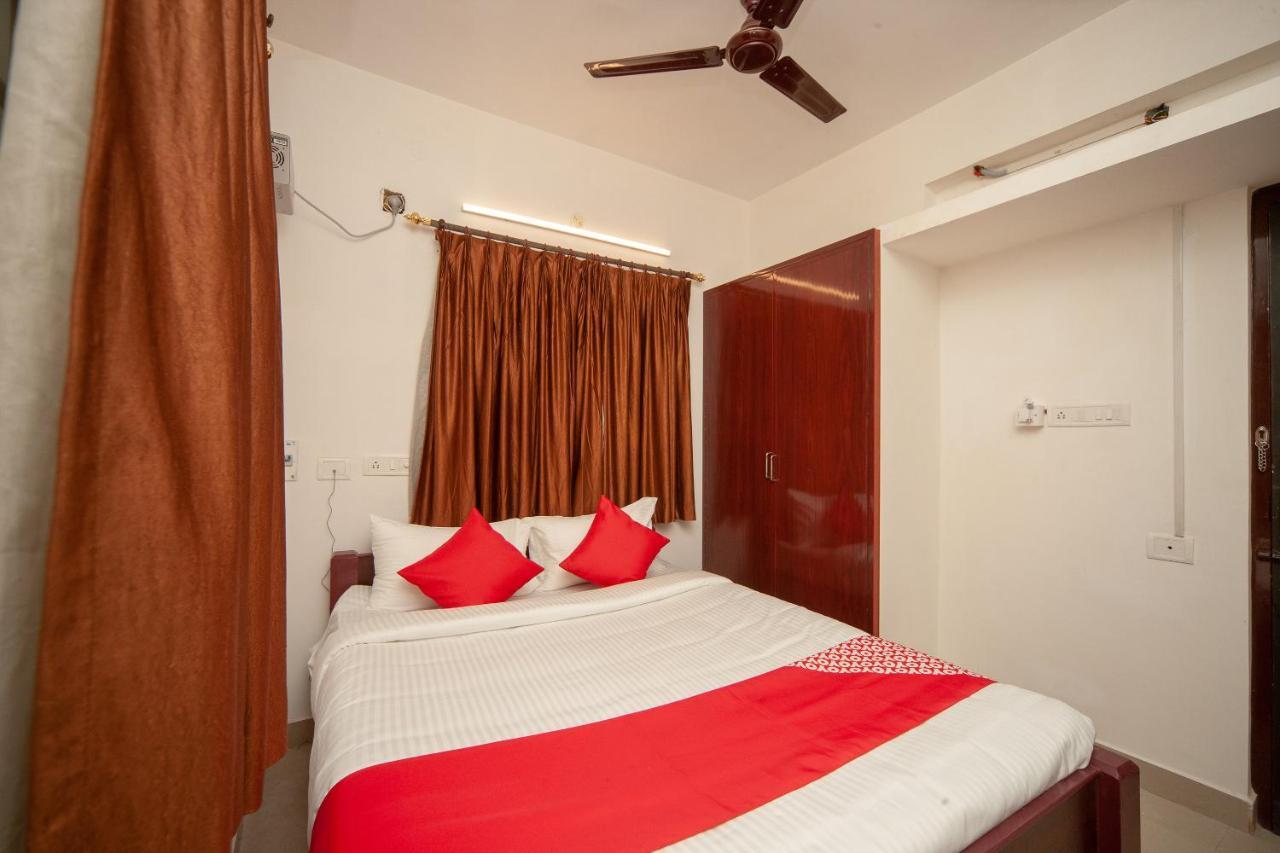 Oyo 24215 Flagship Pjp Park Hotel